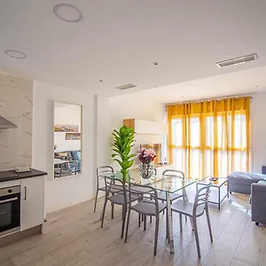 https://new-apartamento-centro-de-torremolinos-con-parking.1costadelsol.com